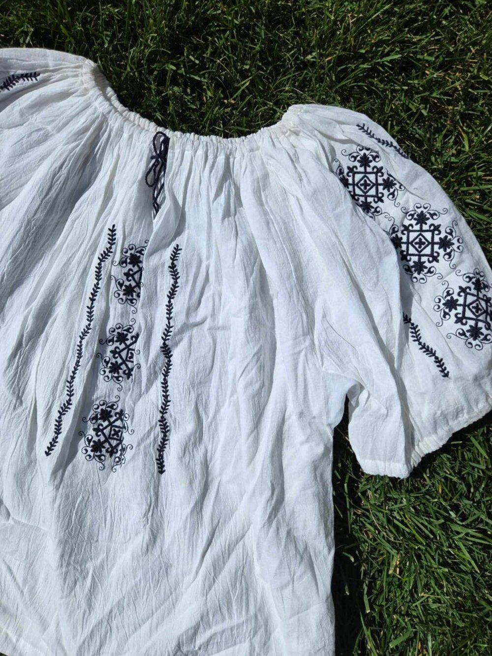 Romanian Embroidered Peasant Blouse White Black Folk Ie - size S - Picture 9 of 13